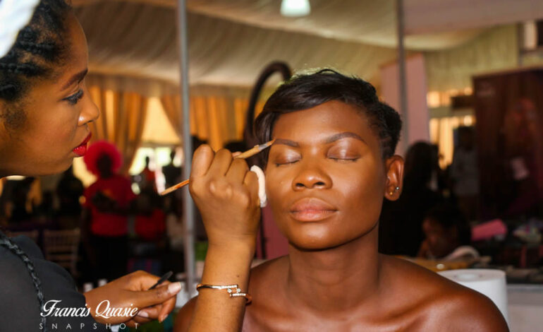 This makeup tip will help you get XXL lashes with your mascara