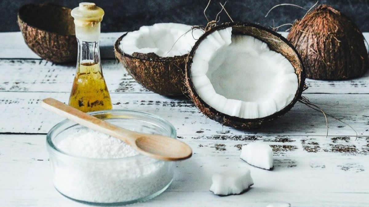 Why more women are choosing coconut oil to remove makeup