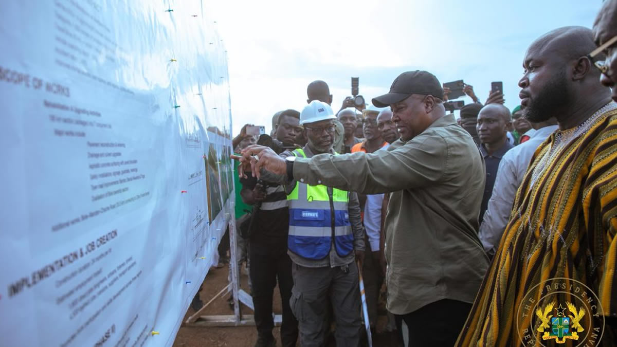 President Mahama cuts sod for reconstruction of Wenchi-Sawla-Wa Highway