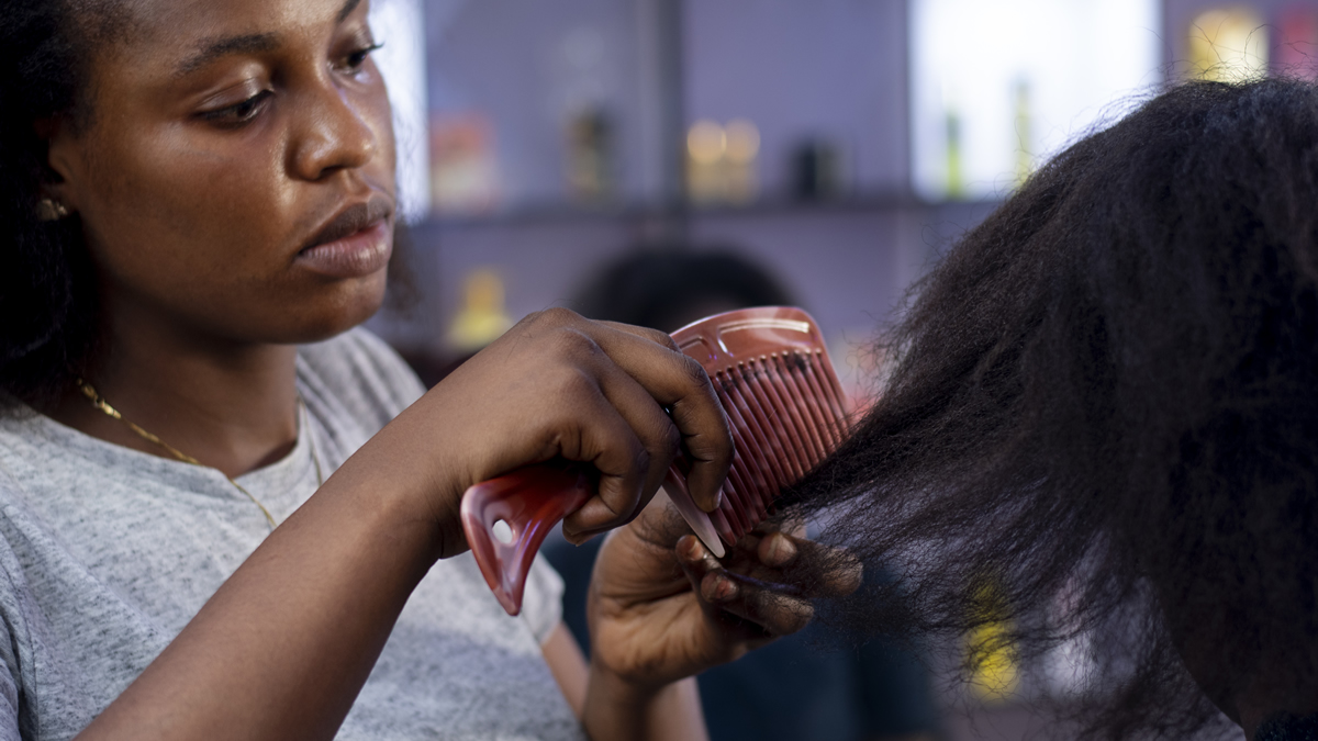 How to successfully retrain as a hairdresser through distance learning
