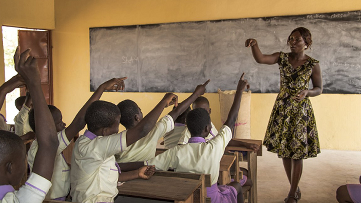 Over 6,000 teachers threaten legal action and street protests over unpaid arrears