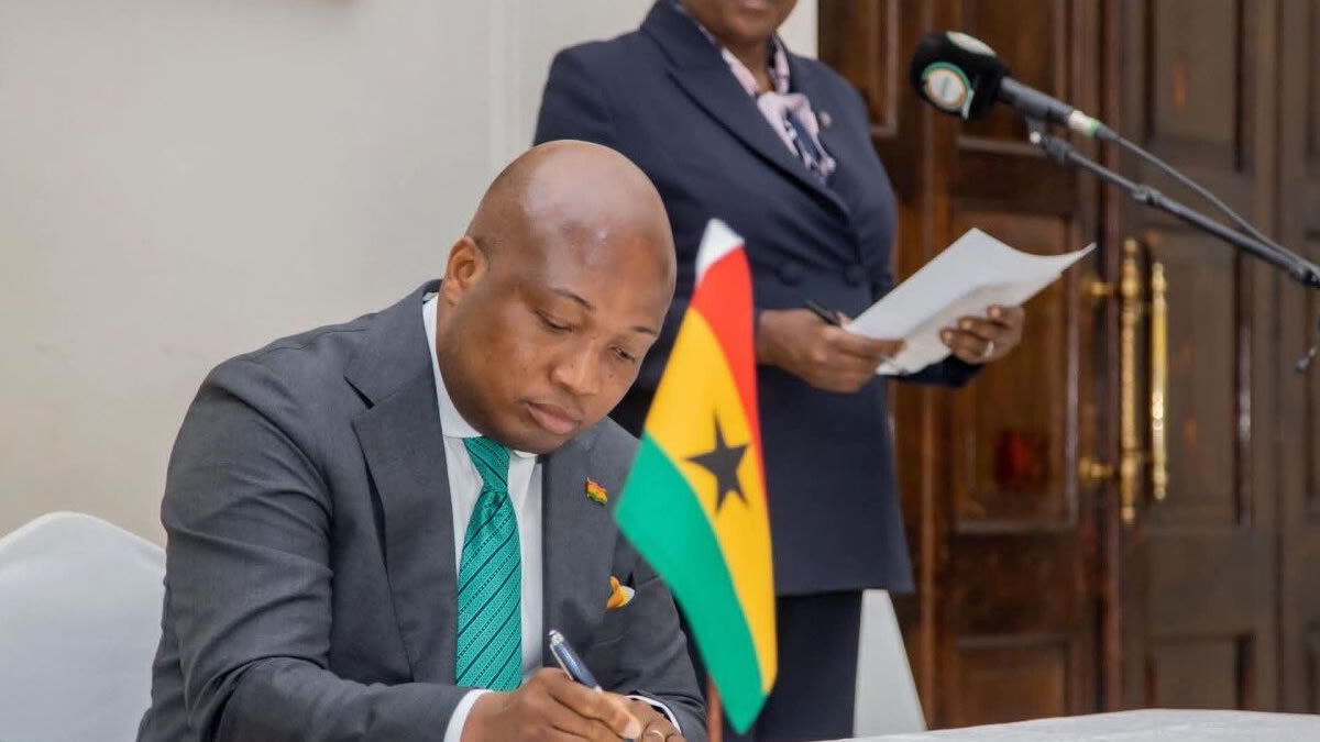 Ablakwa announces the evacuation of all Ghanaians from Israel who sought exit