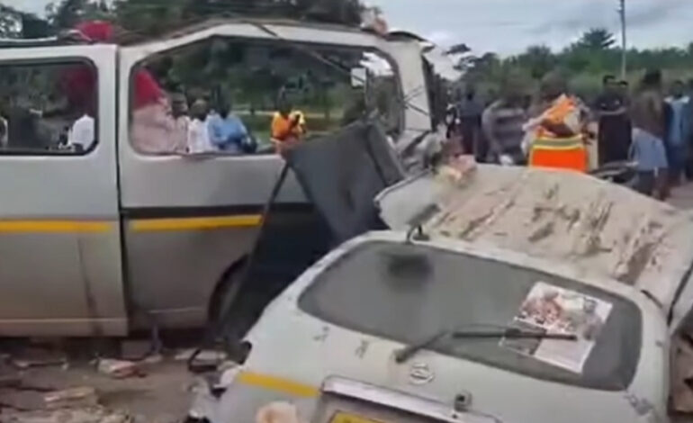 Accident at Akomadan: 12 killed, 2 injured