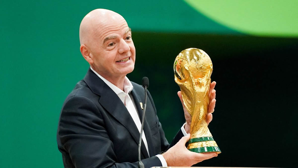 Infantino sets deadline for $20M offer to members in World Cup investor plan