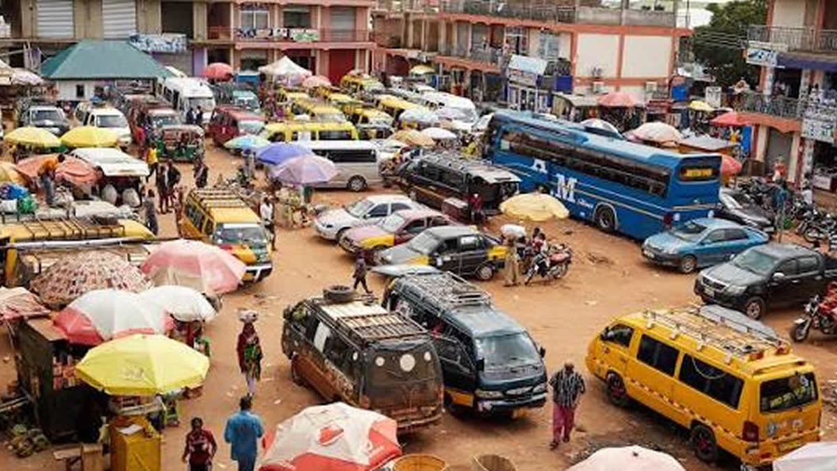 Commuters pay over three times transport fare amid vehicle shortage on Nungua-Accra route