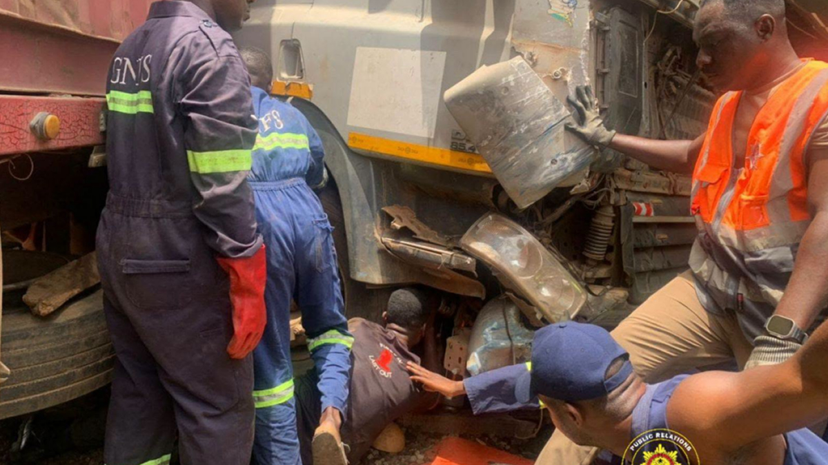 Six injured, two dead in crash on Accra–Kumasi Highway